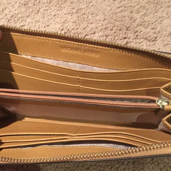 Wallet - Picture 2 of 2